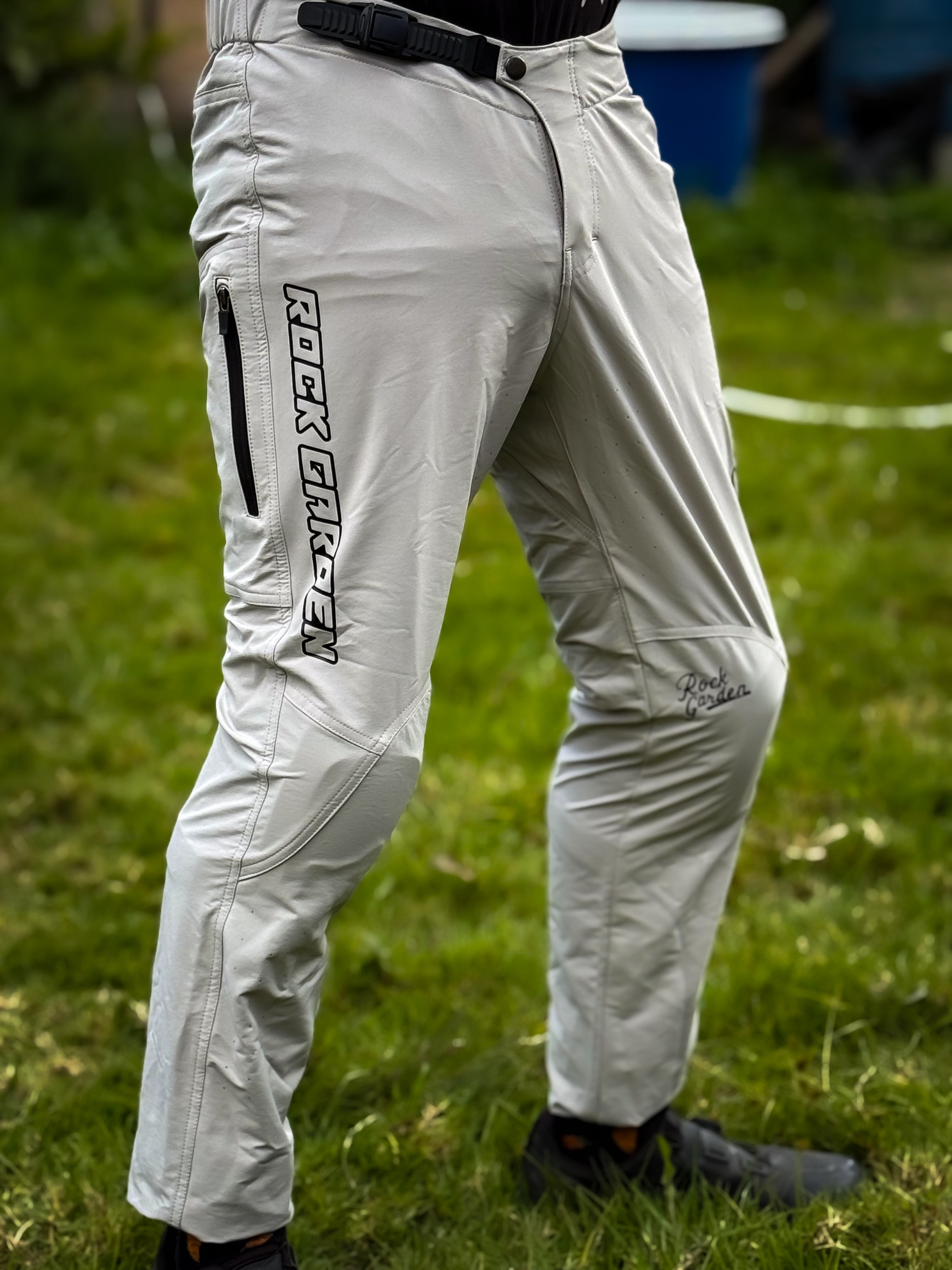 Pantalón pro gris claro