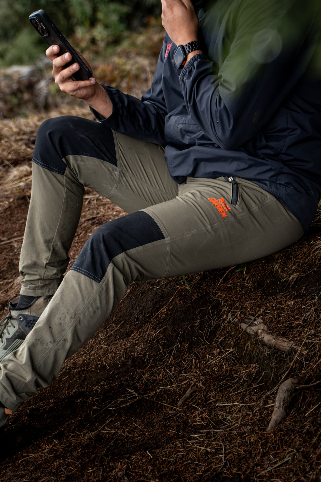 Pantalón flex verde / parches negros